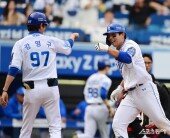 김영웅, 솔로포에 싱글벙글