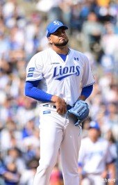 레예스, 연속 볼넷이 아쉬워