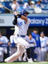 윤정빈, 깔끔한 우전 2루타