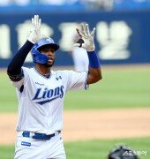 투런포 디아즈, 홈런 세리머니!