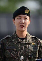 전역 소감 전하는 BTS 제이홉