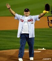 김민종, 파리올림픽 은메달 기운을 담아 시구