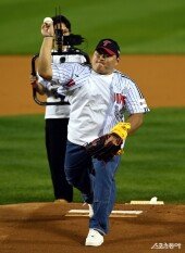 유도 은메달리스트 김민종, LG 승리 기원 시구!