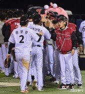 염경엽 감독, 홈에서 1승 거뒀어