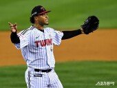 에르난데스 ‘내가 승리를 지켰어~’