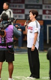 카이, 차분한 애국가