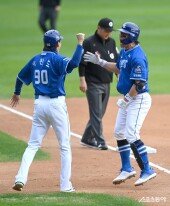 강민호 ‘드디어 터졌다 홈런’