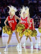 치어리더, 노랑 머리 휘날리며