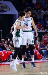 김훈 ‘달아나는 3점슛’