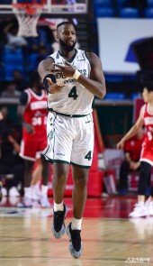 카터 ‘가볍게 3점슛’