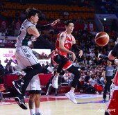 김선형 ‘패스 받아’