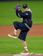 BTS 제이홉 ‘폼나는 시구~’