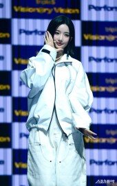 트리플에스 VV 김유연 ‘트리플에스 고성능 기대하세요’