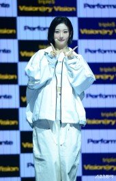 트리플에스 VV 카에데 ‘힙합 V’