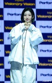 트리플에스 VV 카에데 ‘손하트’