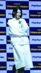 트리플에스 VV 신위, 빛나는 미모