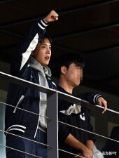 KIA 승리를 응원하는 BTS 제이홉!