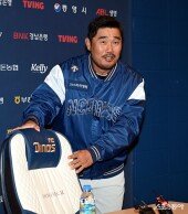 호준 신임 감독, 감독으로 첫 기자회견