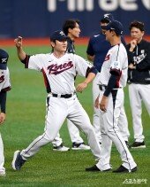 곽빈-고영표, 진지한 대화