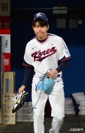 소형준 ‘신발과 글러브 챙겨서’