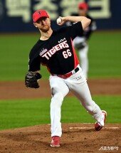 라우어, 혼신을 다한 투구!