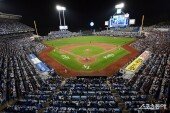 라팍에서 첫 한국시리즈 ‘만원관중!’