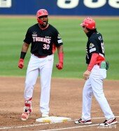 소크라테스, 달아나는 2타점 적시타!