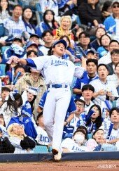 김영웅, 끝까지 따라가서 파울타구 잡아~