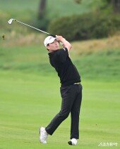 김우현, 가볍게