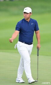 김주형, 롱퍼팅 성공에 주먹 불끈!