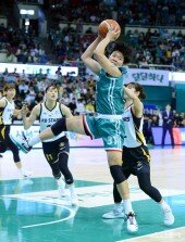 진안 ‘리바운드 성공’