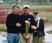 안병훈, 10여년 걸린 한국에서 우승 부모님과 함께