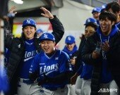 구자욱, 우리 디아즈 최고야!