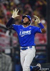 디아즈, 연타석 홈런으로 살아나는 타격감