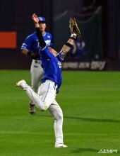 류지혁, 놀라운 호수비~