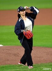 ‘랜디 신혜’ 박신혜, KIA 우승 기원 시구