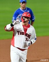 최형우, 추격의 솔로포!