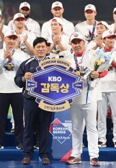 KBO 감독상 수상한 이범호 감독