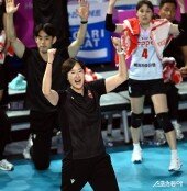 장소연 감독, 역전에 주먹 불끈!