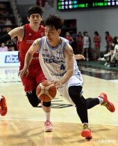 김낙현, 골밑으로 돌파하라~