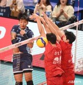 송명근 ‘블로킹 옆으로’