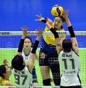 이다현, 날카로운 공격!