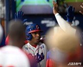 기베르트 ‘동점 솔로 홈런’