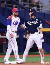 김도영, 국가대표 유니폼 입어도 도루는 계속된다