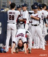 김택연 ‘요가 스트레칭’