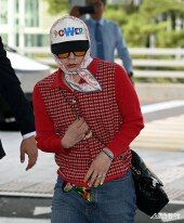 지드래곤, 공항을 들썩이는 패션!