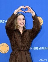 지지 하디드 ‘여신의 하트’