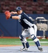 박동원 ‘1루로’