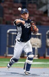 송구하는 한준수