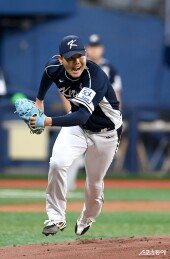 소형준 ‘베이스커버’